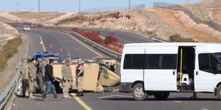 Şanlıurfa’da askeri araç devrildi: 4 yaralı