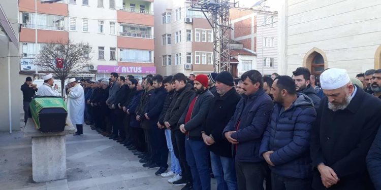 Şehit Babasının Cenazesine katılım yuksekti