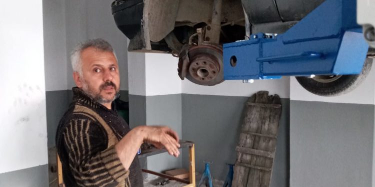 Kavak dört yola oto tamir servisi açtı