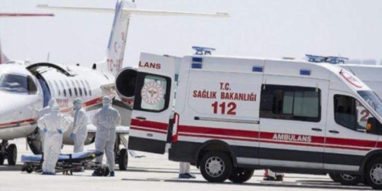 İsveç’teki Türk hasta ambulans uçakla Türkiye’ye getirildi