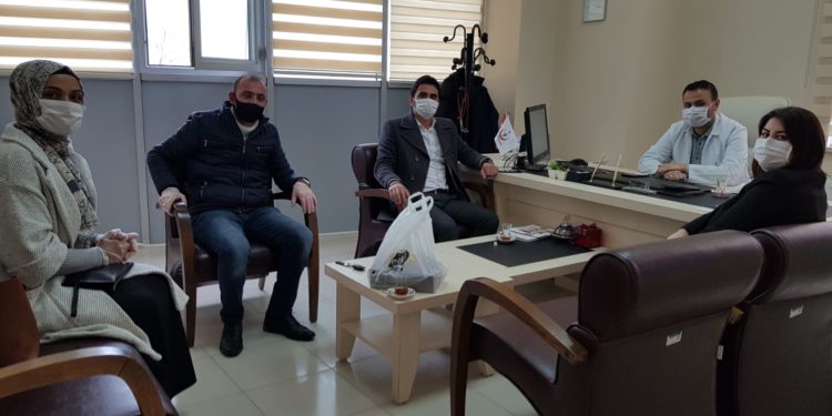 AK PARTİ İLÇE TEŞKİLATI ASARCIK DEVLET HASTANESİNİ ZİYARET ETTİ