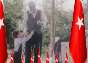 90 YAŞINDA HAYATA VEDA ETTİ