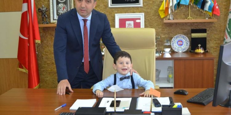Başkan Kılağuz Ogretmenlere ve Öğrencilere Başarılar diledi