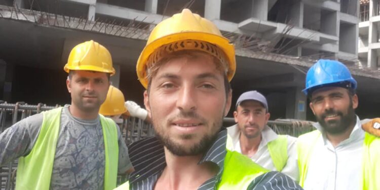 Seyahat izni alamayan inşaat işçileri Cumhurbaşkanı Erdoğan’dan yardım istiyor