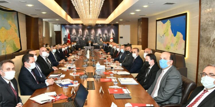 SAMSUN VALİSİ ZÜLKİF DAĞLI, 17 İLÇENİN MİLLİ EĞİTİM MÜDÜRLERİYLE TOPLANTI YAPTI