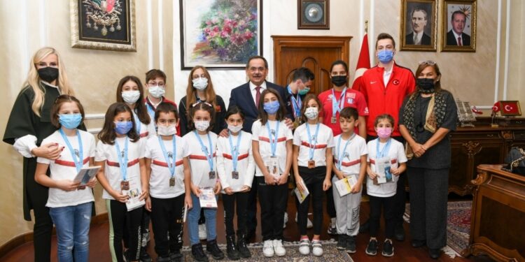 SAMSUN’A MADALYA YAĞDI, 23 MADALYAYLA DÖNDÜLER…