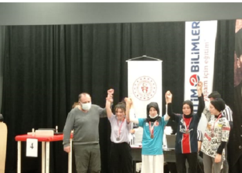 HAZAL TÜRKER BİLEK GÜREŞİNDE İL BİRİNCİSİ OLDU
