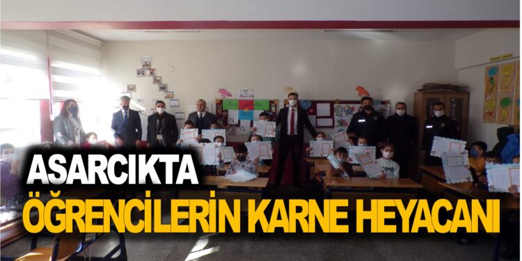 ASARCIKTA ÖĞRENCİLERİN KARNE HEYACANI