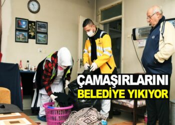 ÇAMAŞIRLARINI BELEDİYE YIKIYOR