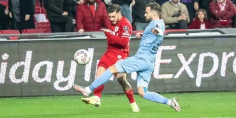 SAMSUNSPOR TF 1.LİGDE ZİRVENİN YENİ SAHİBİ