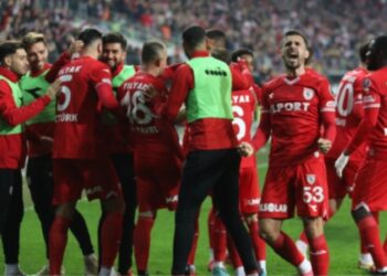LİDER SAMSUNSPOR KENDİ EVINDE 3 PUANI ALDI