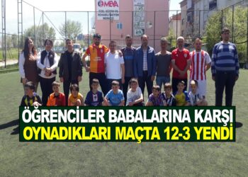 ASARCIK ATATÜRK İLKOKUL ÖĞRENCİLERİ BABALARINA KARŞI OYNADIKLARI MAÇTA 12′-3 KAZANDI