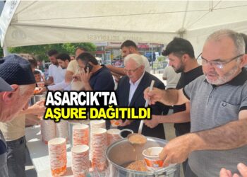 ASARCIK’TA AŞURE DAĞITILDI
