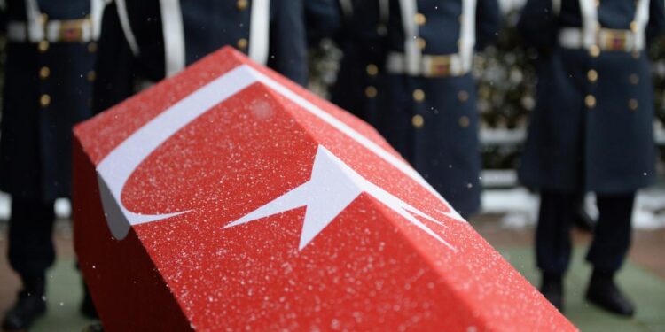 SON DAKİKA: MSB duyurdu |:Kuzey Irak’taki üs bölgesine saldırı: 5 asker şehit oldu