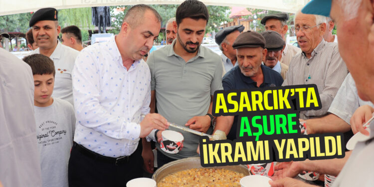 ASARCIK’TA AŞURE DAĞITIMI YAPILDI
