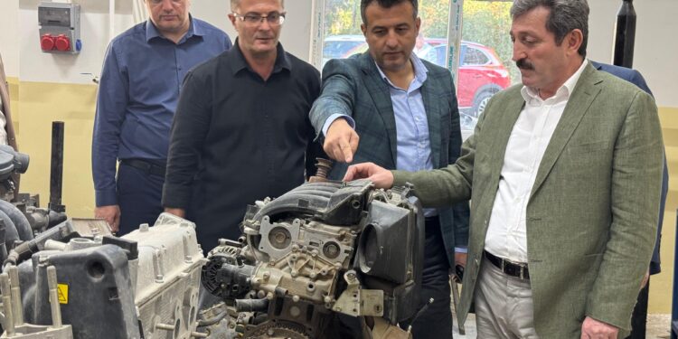 BAŞKAN HALİT DOĞAN’DAN MESLEK LİSELERİNE YATIRIM VURGUSU YAPTI