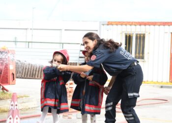 SAMSUN’UN MİNİK İTFAİYE GÖNÜLLÜLERİ EĞİTİM ALDI!