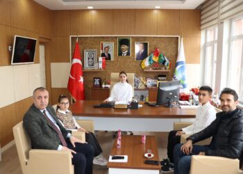 ASARCIK’TA BAŞKANLIK MAKAMI GELECEĞİN MİMARLARINA EMANET